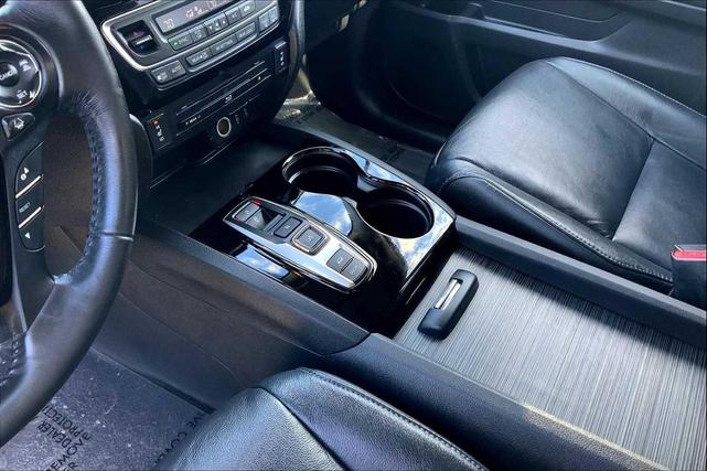 Photo of 2017 Modern Steel Metallic Honda Pilot