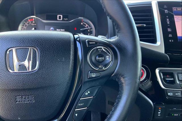 Photo of 2017 Modern Steel Metallic Honda Pilot