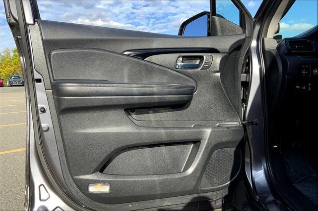 Photo of 2017 Modern Steel Metallic Honda Pilot