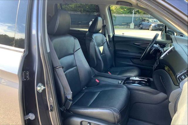 Photo of 2017 Modern Steel Metallic Honda Pilot