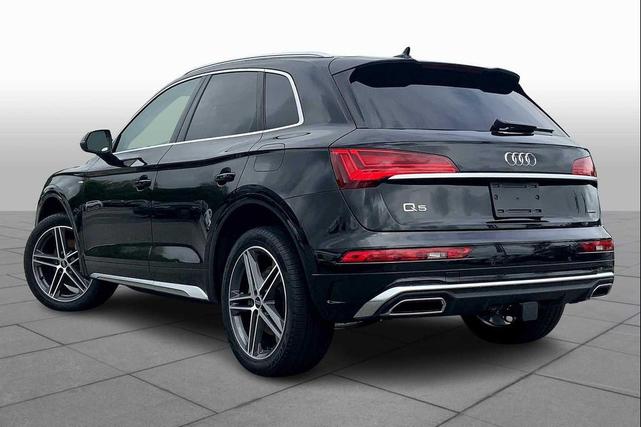 Photo of 2024 Mythos Black Metallic Audi Q5