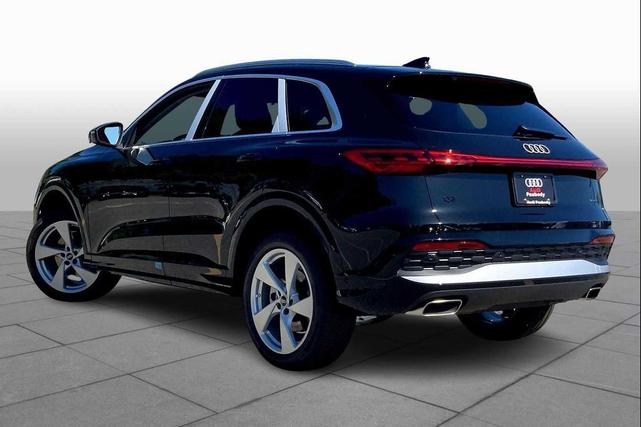 Photo of 2025 Mythos Black Metallic Audi Q5