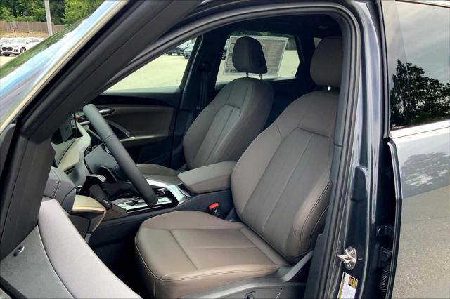 Photo of 2025 Tambora Gray Metallic Audi Q5
