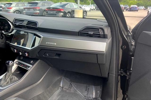 Photo of 2025 Mythos Black Metallic Audi Q3