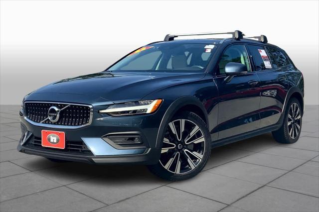 2022 Volvo V60 Cross Country