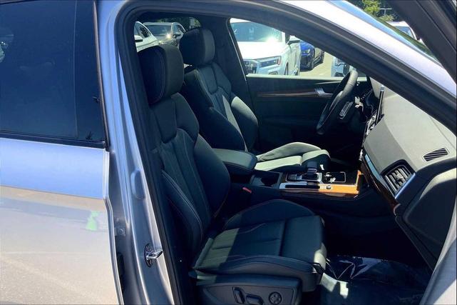 Photo of 2024 Florett Silver Metallic Audi Q5