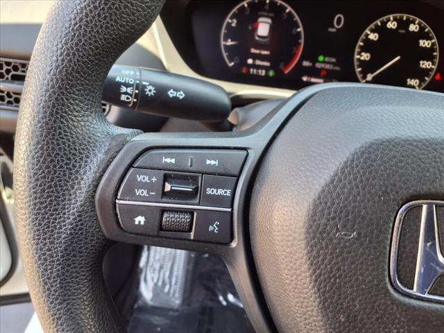 Photo of 2023 Platinum White Pearl Honda HR-V
