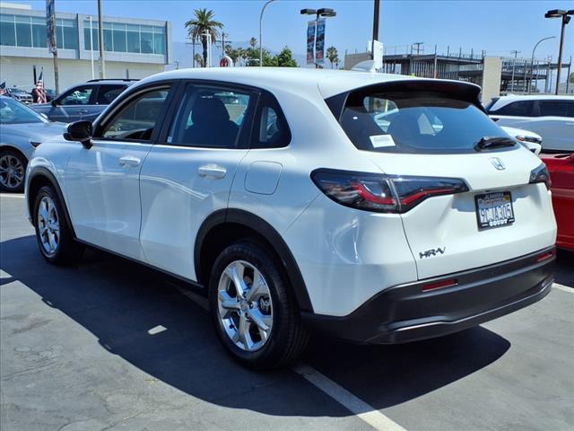Photo of 2023 Platinum White Pearl Honda HR-V