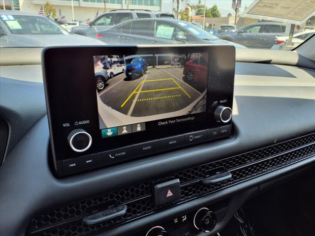 Photo of 2023 Platinum White Pearl Honda HR-V