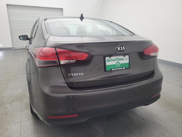 Photo of 2017 Titanium Bronze Kia Forte