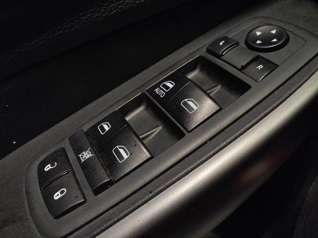 Photo of 2019 Velvet Red Pearlcoat Jeep Cherokee