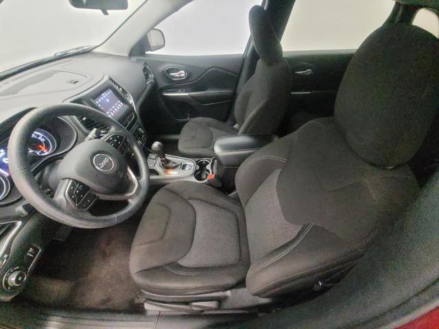 Photo of 2019 Velvet Red Pearlcoat Jeep Cherokee