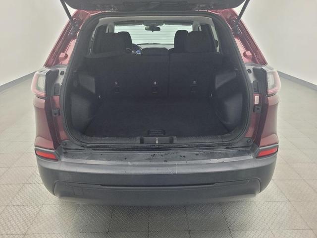 Photo of 2019 Velvet Red Pearlcoat Jeep Cherokee
