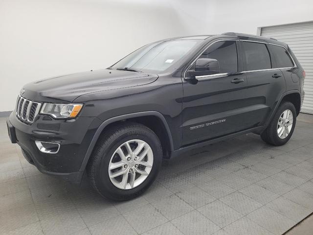 Photo of 2018 Diamond Black Crystal Pearlcoat Jeep Grand Cherokee