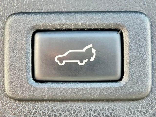 Photo of 2017 Crystal Black Silica Subaru Outback