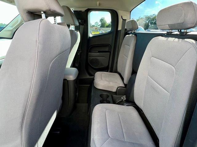 Photo of 2016 Silver Ice Metallic Chevrolet Colorado