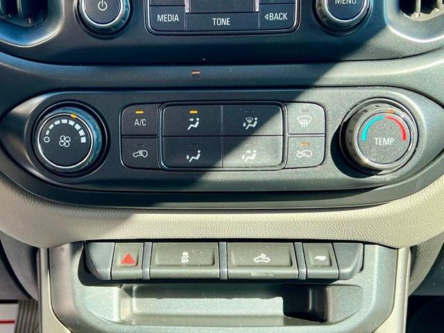 Photo of 2016 Silver Ice Metallic Chevrolet Colorado