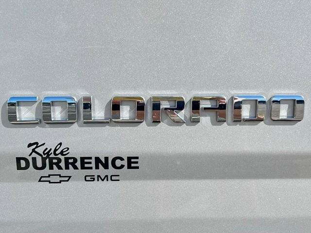 Photo of 2016 Silver Ice Metallic Chevrolet Colorado