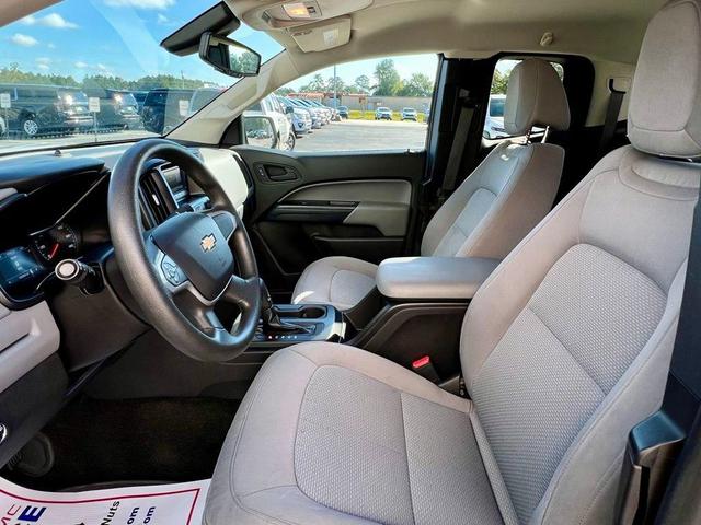 Photo of 2016 Silver Ice Metallic Chevrolet Colorado