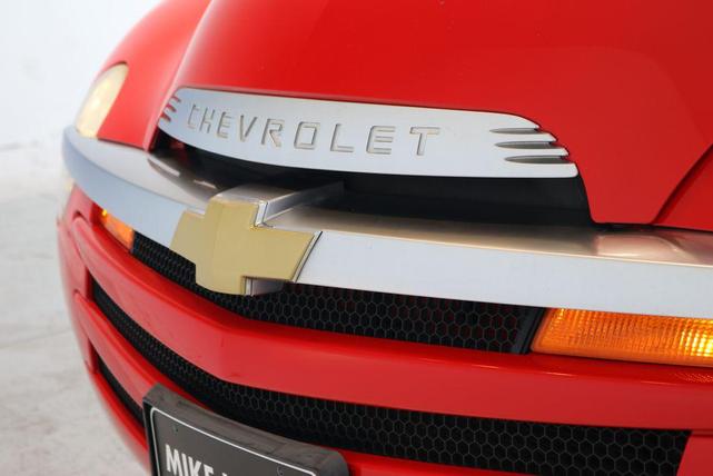 Photo of 2005 Redline Red Chevrolet SSR