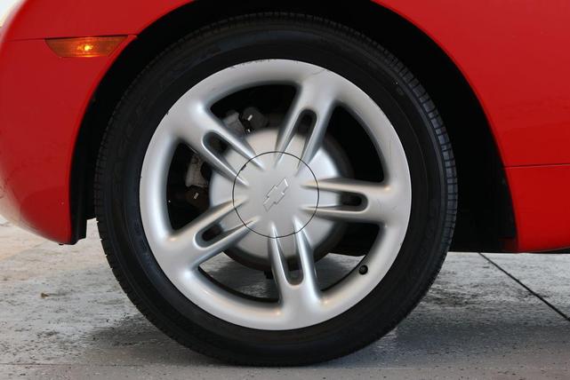 Photo of 2005 Redline Red Chevrolet SSR