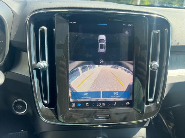 Photo of 2024 Onyx Black Metallic Volvo XC40