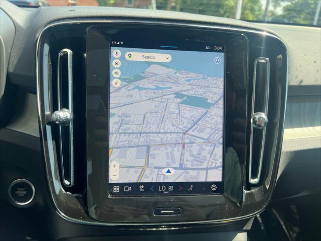 Photo of 2024 Onyx Black Metallic Volvo XC40