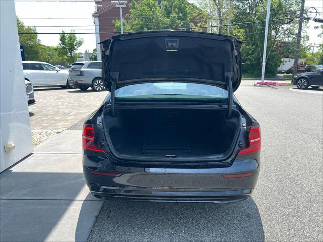 Photo of 2025 Onyx Black Metallic Volvo S60