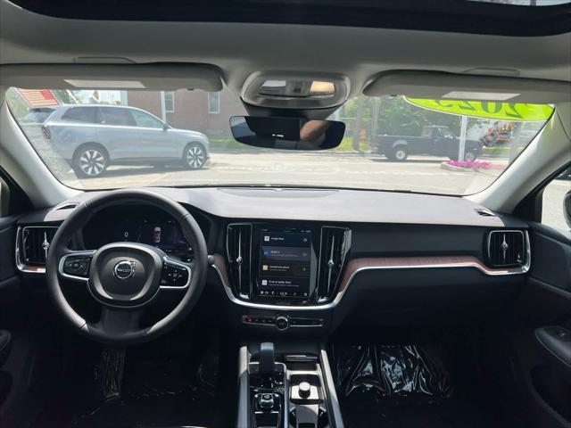 Photo of 2025 Onyx Black Metallic Volvo S60