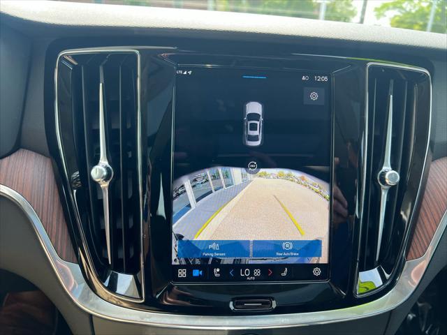 Photo of 2025 Onyx Black Metallic Volvo S60
