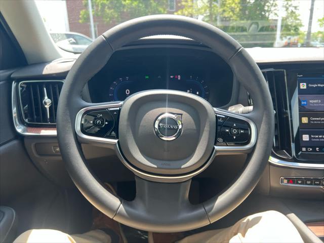 Photo of 2025 Onyx Black Metallic Volvo S60