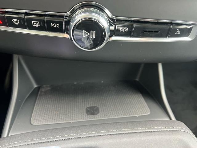 Photo of 2025 Crystal White Pearl Volvo XC90 Plug-In Hybrid