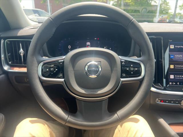 Photo of 2025 Onyx Black Metallic Volvo S60