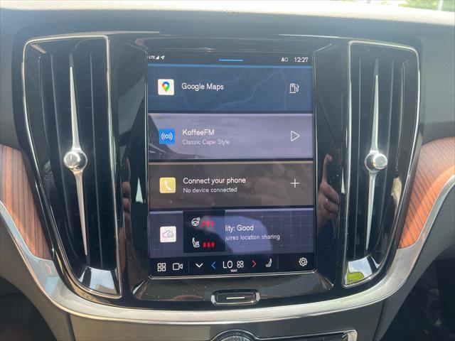 Photo of 2025 Onyx Black Metallic Volvo S60