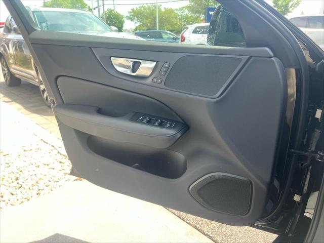 Photo of 2025 Onyx Black Metallic Volvo S60