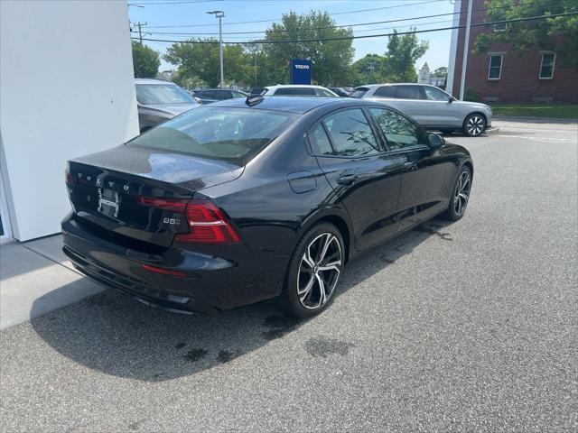Photo of 2025 Onyx Black Metallic Volvo S60