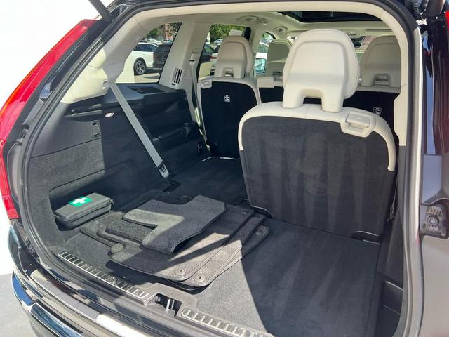 Photo of 2024 Onyx Black Metallic Volvo XC90