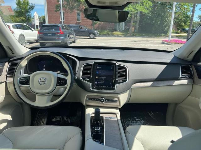 Photo of 2024 Onyx Black Metallic Volvo XC90