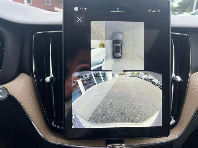 Photo of 2026 Aurora Silver Volvo XC60