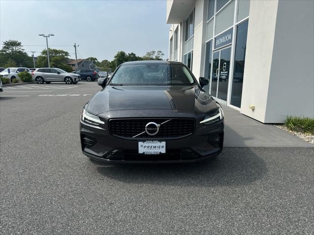 Photo of 2025 Platinum Grey Metallic Volvo S60