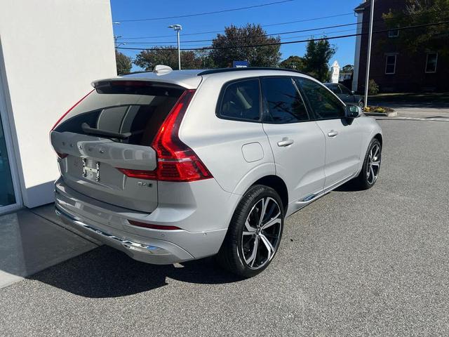 Photo of 2023 Silver Dawn Metallic Volvo XC60