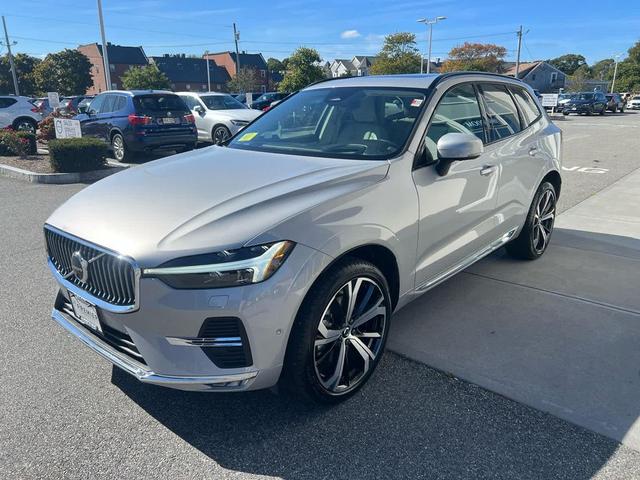 Photo of 2023 Silver Dawn Metallic Volvo XC60