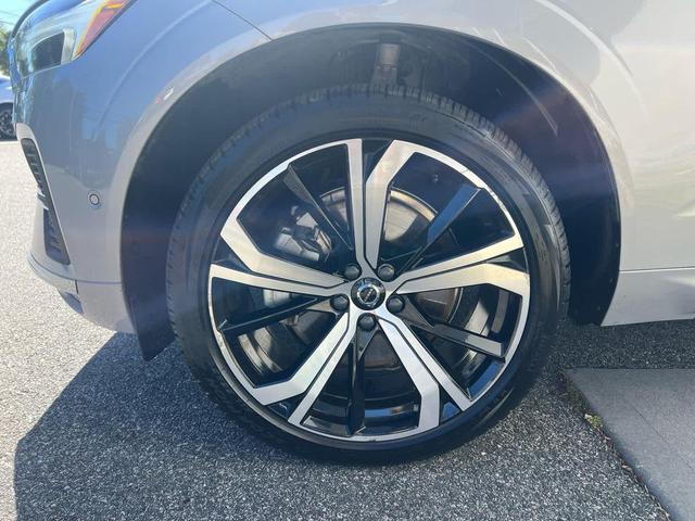 Photo of 2023 Silver Dawn Metallic Volvo XC60
