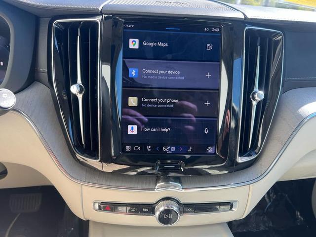 Photo of 2023 Silver Dawn Metallic Volvo XC60