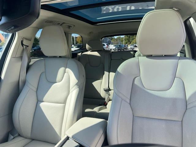 Photo of 2023 Silver Dawn Metallic Volvo XC60