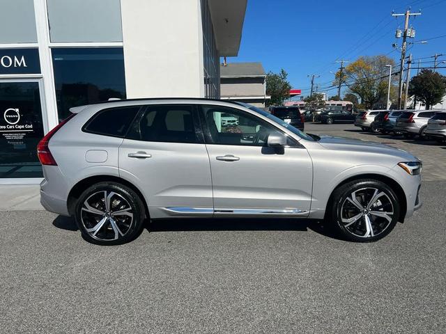 Photo of 2023 Silver Dawn Metallic Volvo XC60