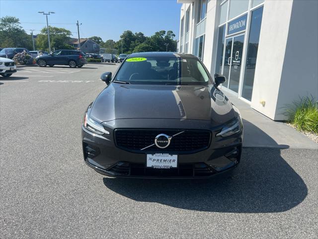 Photo of 2025 Platinum Grey Metallic Volvo S60