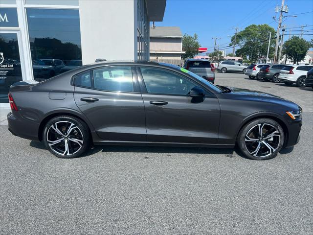 Photo of 2025 Platinum Grey Metallic Volvo S60
