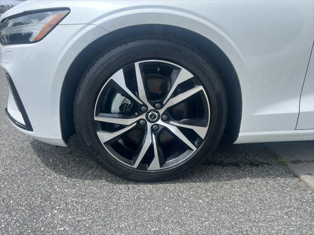 Photo of 2025 Crystal White Pearl Volvo S60
