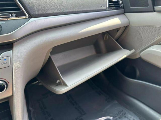 Photo of 2018 Scarlet Red Hyundai ELANTRA